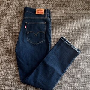 ✨Sale✨Levi’s 724 High Rise Straight - size 30